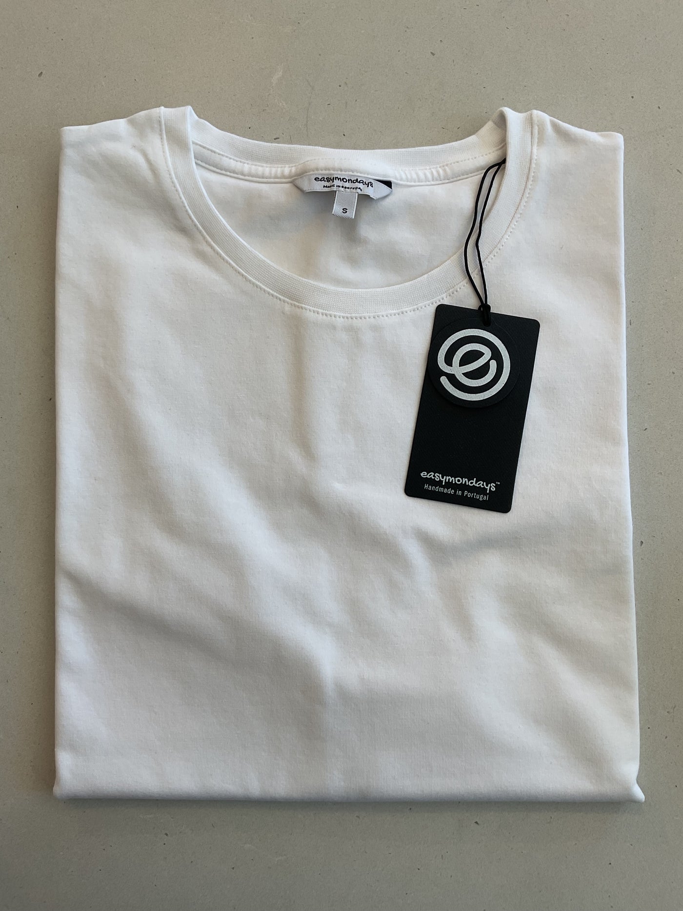 EASYMONDAYS Classic Crew White