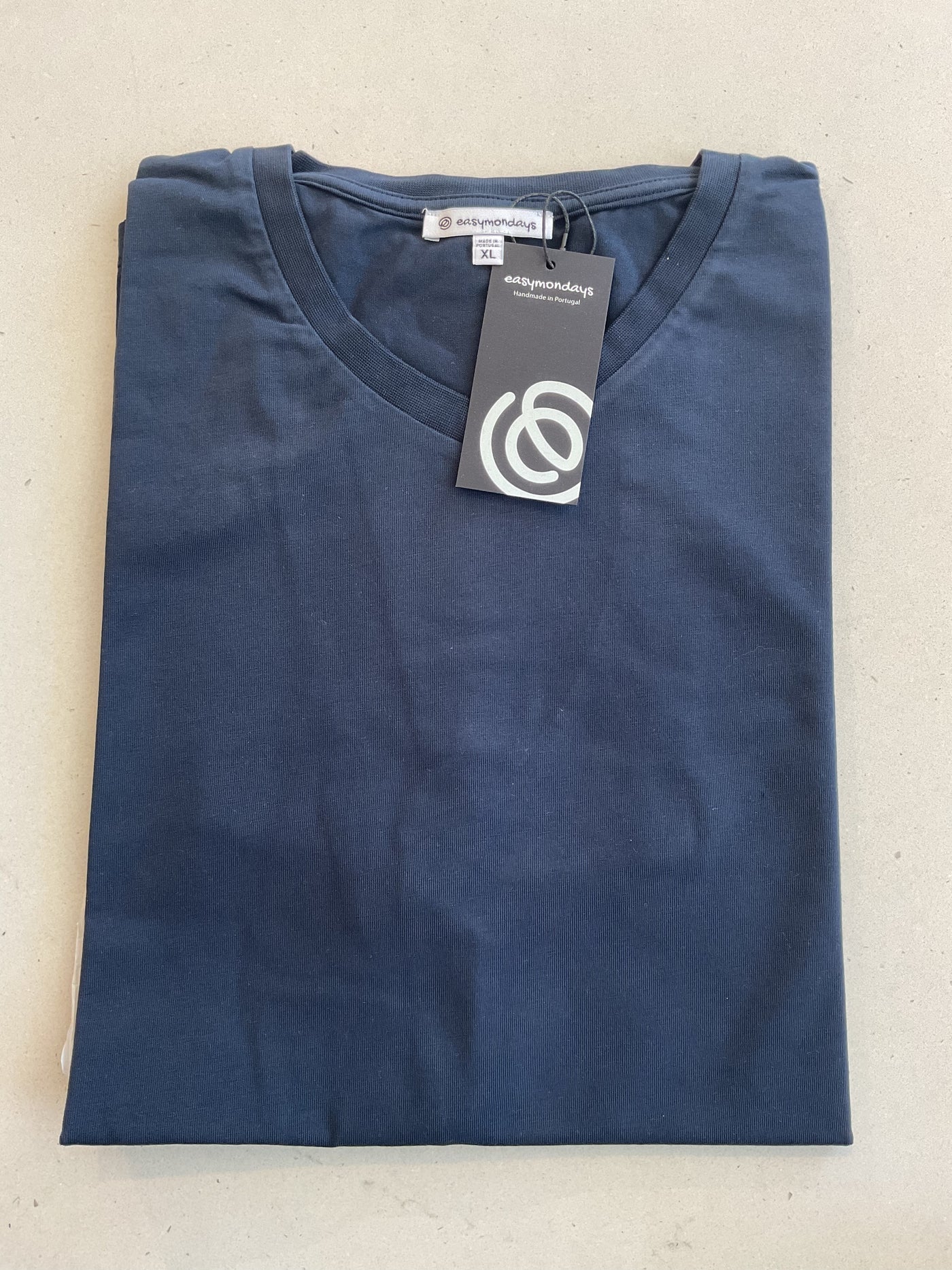 EASYMONDAYS Classic V Neck Navy